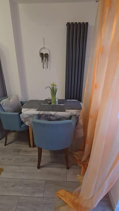 Cozy Flat 1 Bedroom Hucclecote Exterior photo